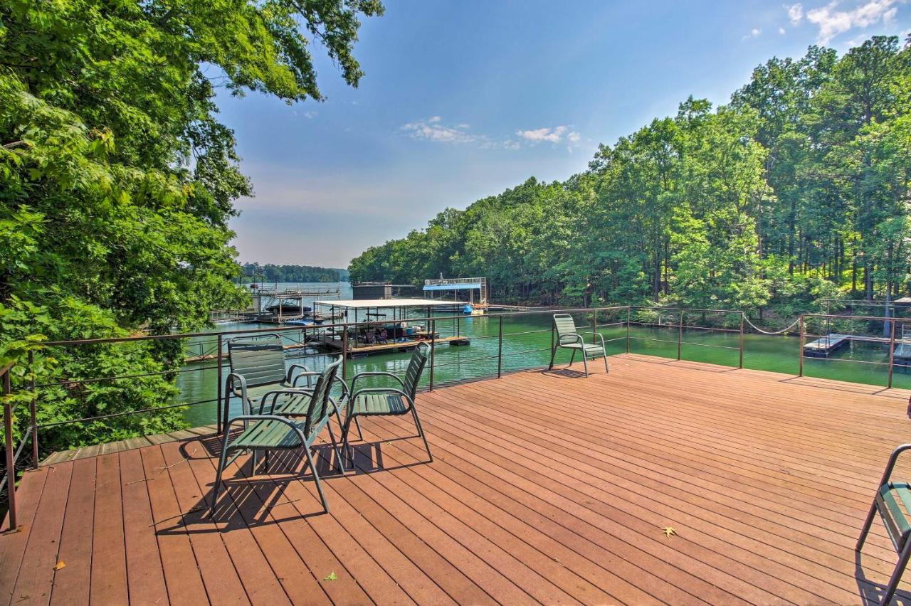 Spacious Georgia Getaway With Dock On Lake Lanier! Gainesville Exterior foto